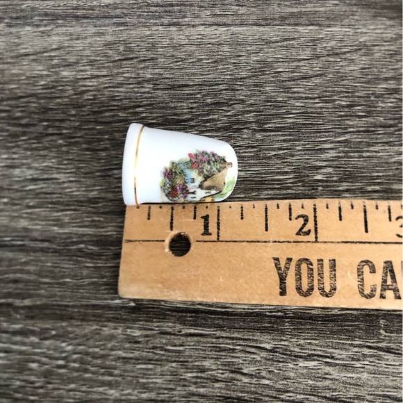 Vtg Decorative Ceramic Thimbles - Picture 9 of 10